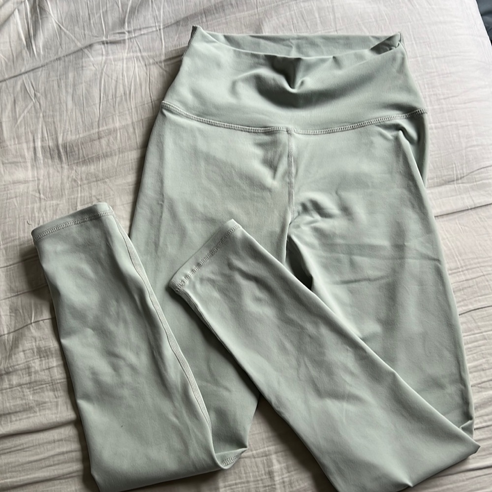 ECHT mint scrunch leggings